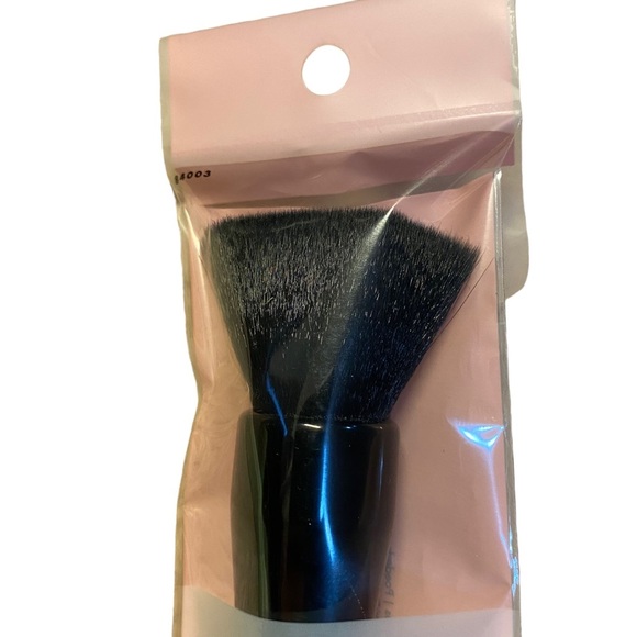 3/$12 𝅺ELF Powder Application Makeup Brush - Picture 2 of 3